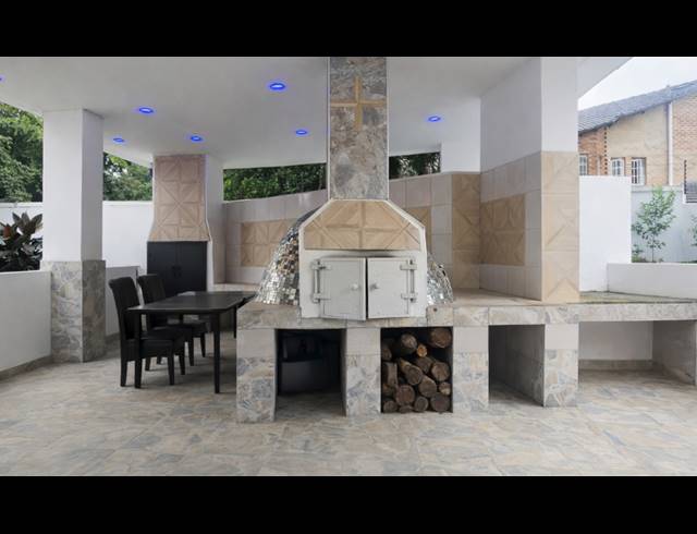 5 BEDROOM HOUSE FOR SALE IN WATERKLOOF RIDGE
